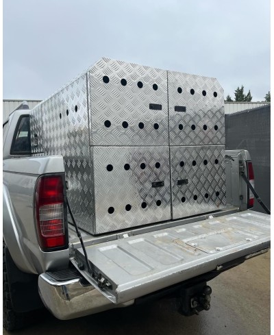 Coffre de transport en aluminium 4 compartiments pour tout modèles de pick-up/1400 sur 1050/940 de haut /465 sur 520  x4